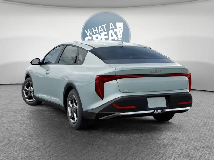 2026 Kia K4 - view 4