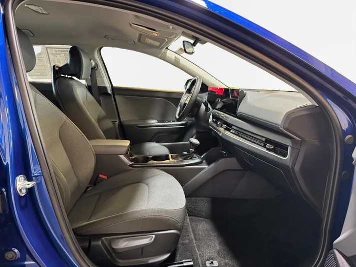 2025 Kia K4 - view 26