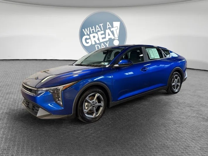 2025 Kia K4 - view 8