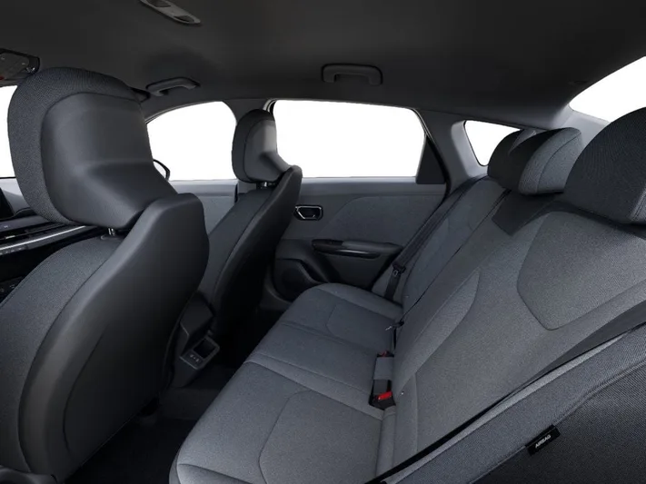 2025 Kia K4 - view 18