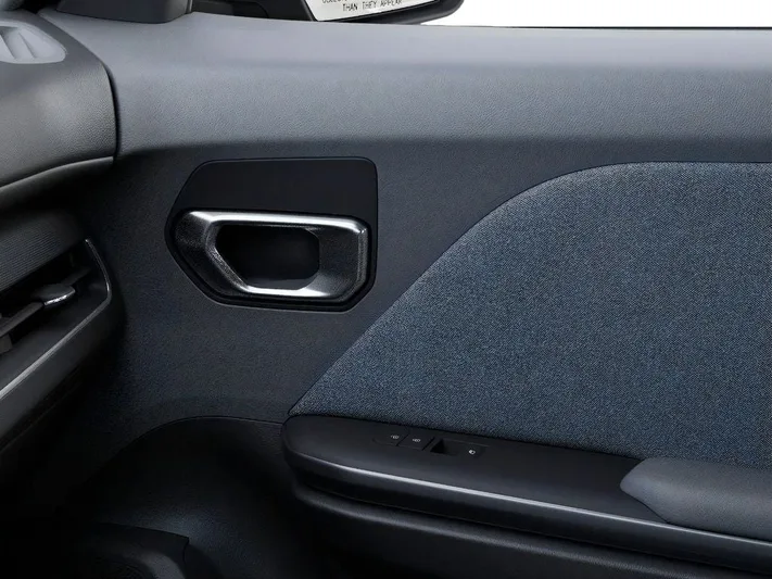 2025 Kia K4 - view 25