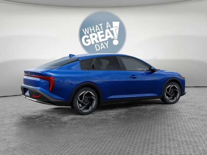 2025 Kia K4 - view 6