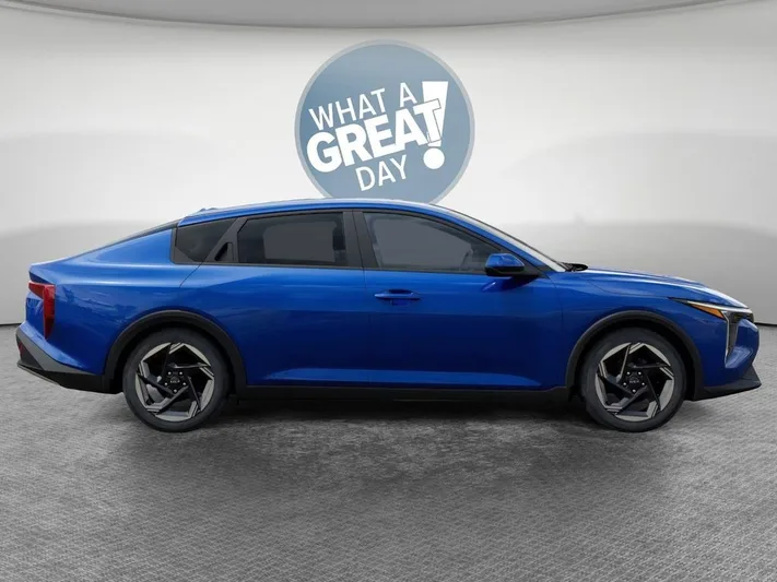 2025 Kia K4 - view 7