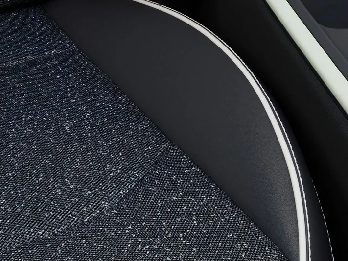 2025 Kia K4 - view 24