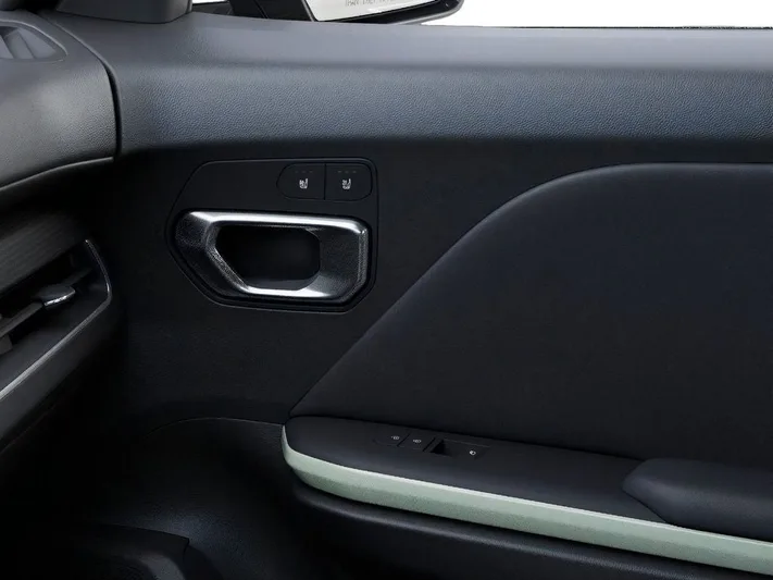2025 Kia K4 - view 25