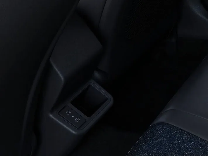 2025 Kia K4 - view 26