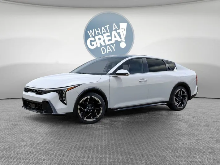 2025 Kia K4 - view 3