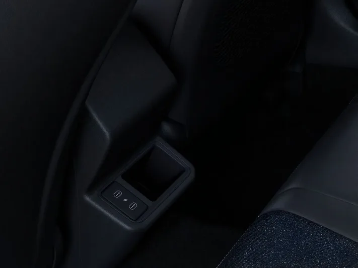 2025 Kia K4 - view 26