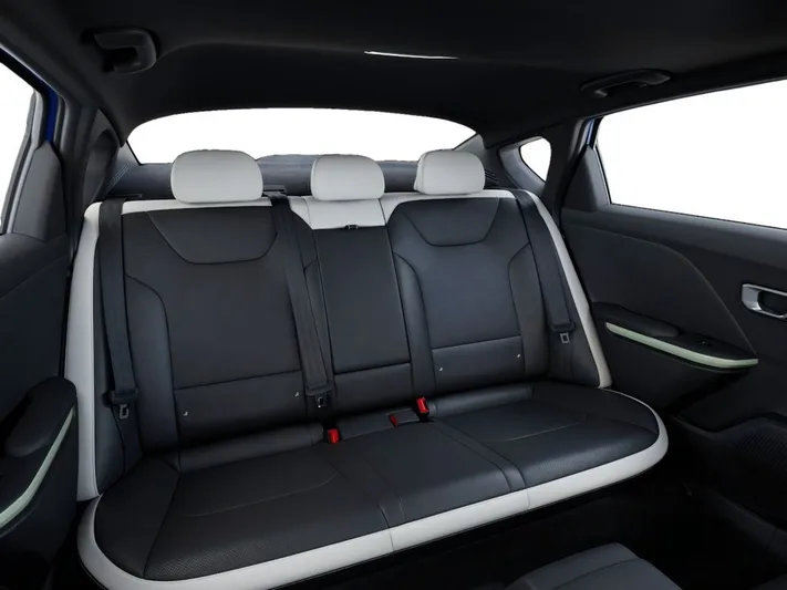 2026 Kia K4 - view 16