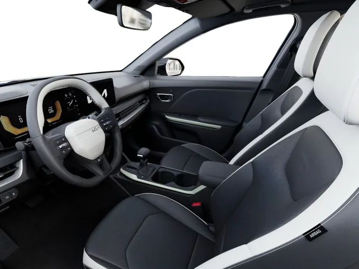 2026 Kia K4 - view 17