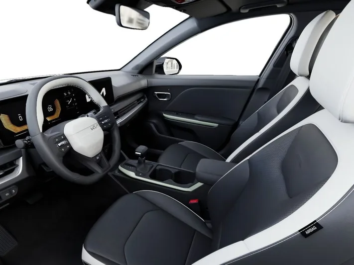 2026 Kia K4 - view 17