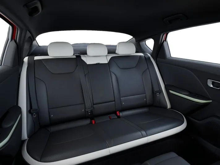2026 Kia K4 - view 16