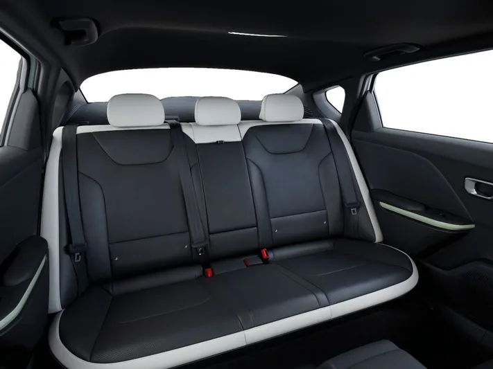 2026 Kia K4 - view 16
