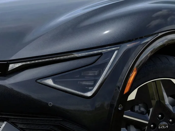 2025 Kia EV6 - view 10