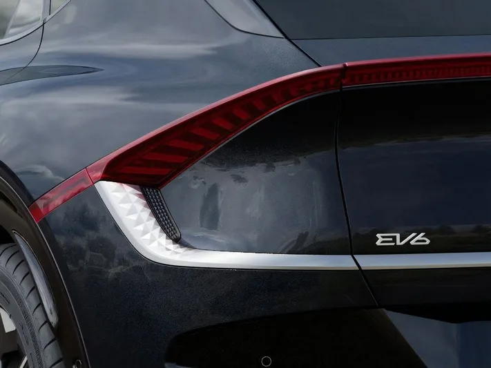 2025 Kia EV6 - view 11