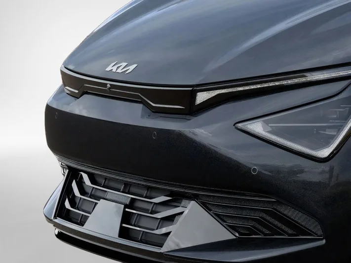 2025 Kia EV6 - view 12
