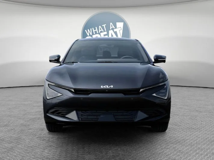 2025 Kia EV6 - view 2
