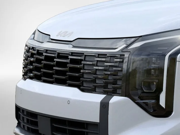 2026 Kia Sportage - view 12
