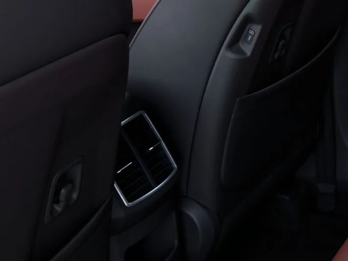 2026 Kia Sportage - view 26