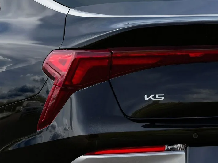 2026 Kia K5 - view 11