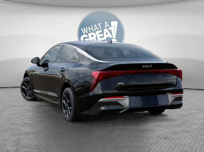 2026 Kia K5 - view 4