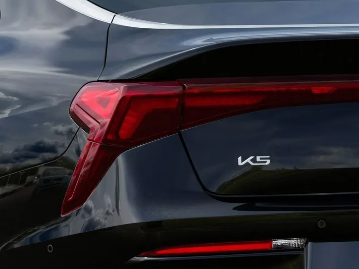2026 Kia K5 - view 11