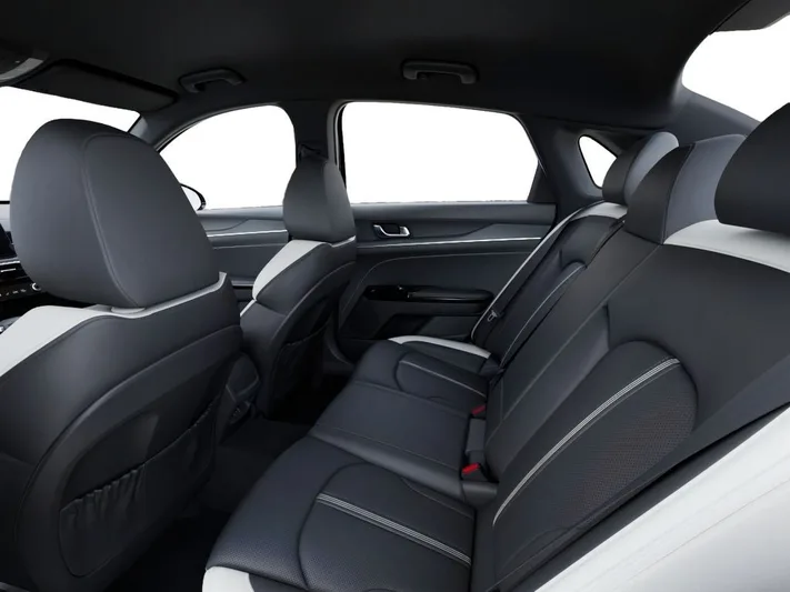2026 Kia K5 - view 18