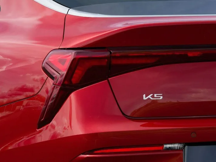 2026 Kia K5 - view 11