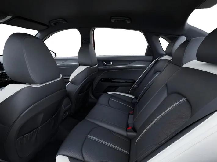 2026 Kia K5 - view 18