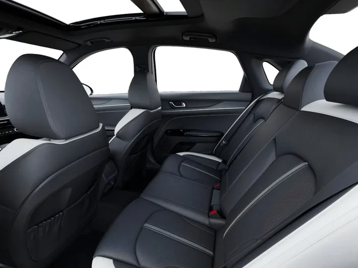 2026 Kia K5 - view 18