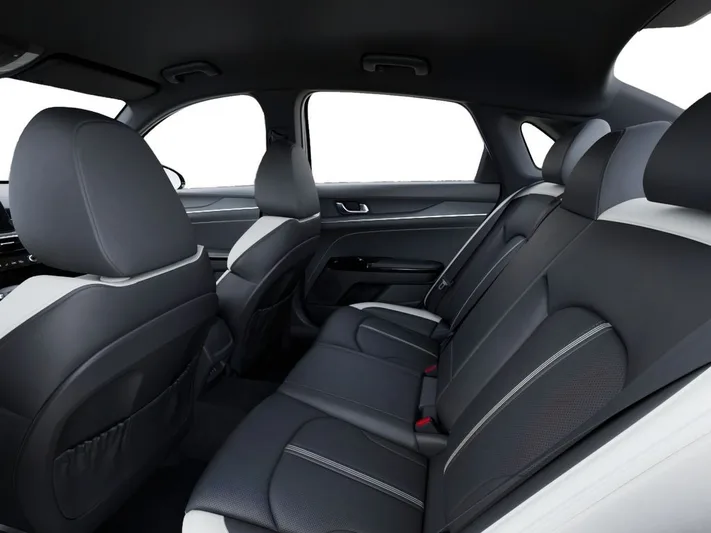 2026 Kia K5 - view 18