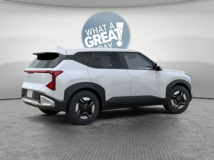 2027 Kia Seltos - view 6