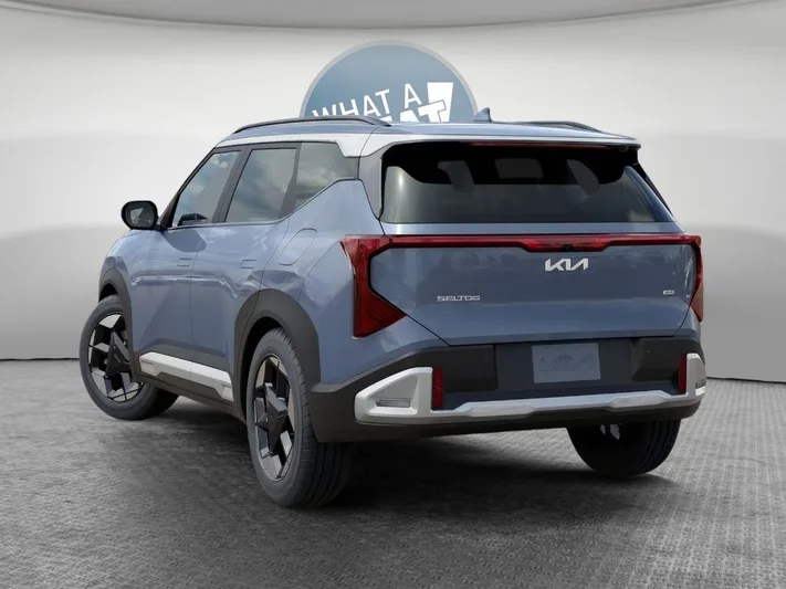 2027 Kia Seltos - view 4