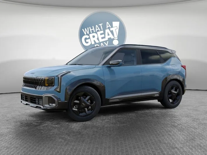 2027 Kia Seltos - view 3