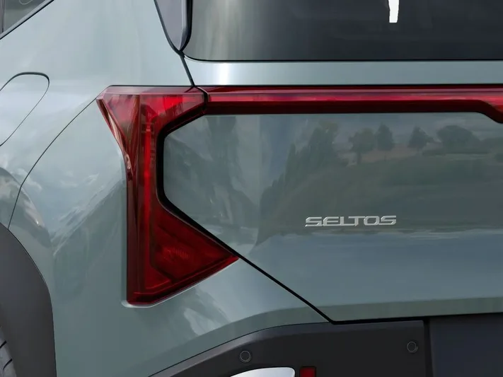 2027 Kia Seltos - view 11