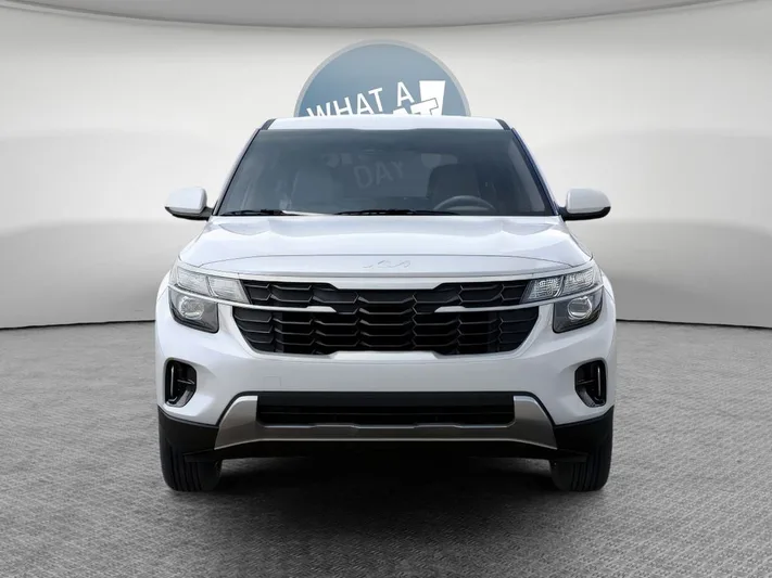 2026 Kia Seltos - view 2