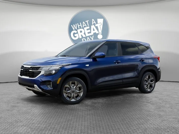 2026 Kia Seltos - view 3