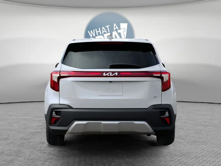 2026 Kia Seltos - view 13