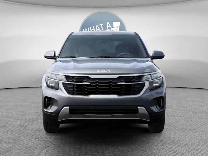 2026 Kia Seltos - view 2