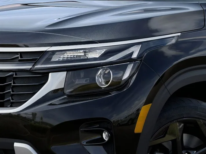 2026 Kia Seltos - view 10