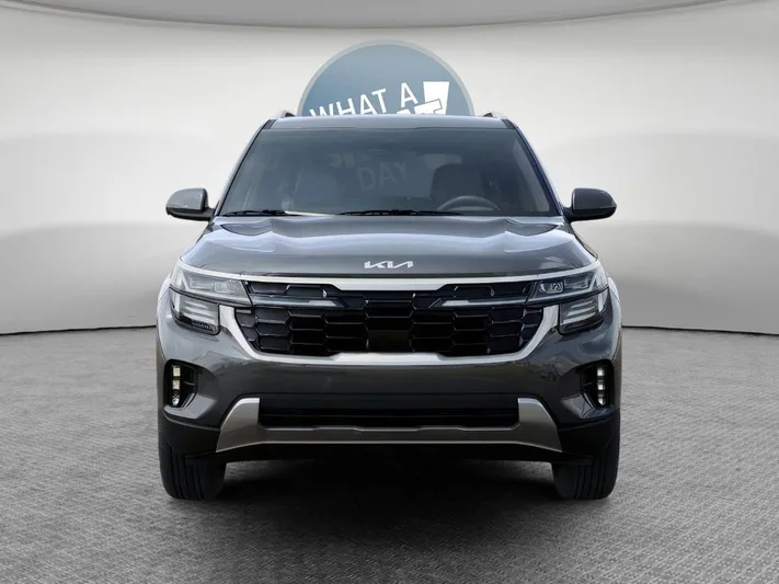 2026 Kia Seltos - view 2