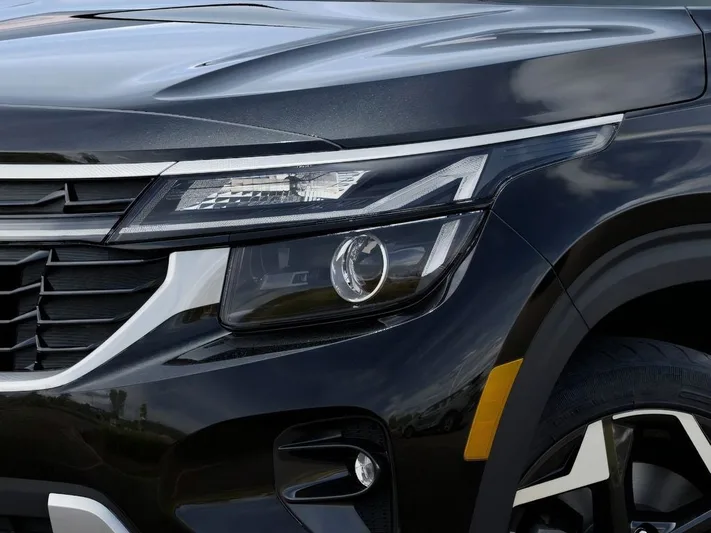 2026 Kia Seltos - view 10