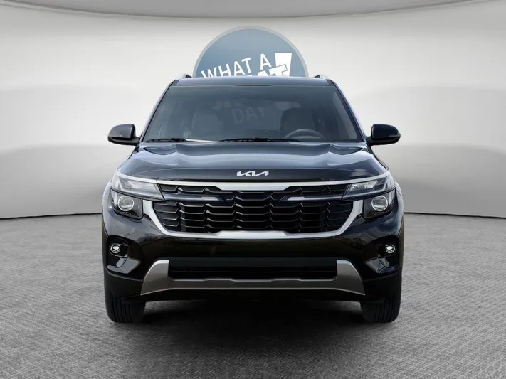 2026 Kia Seltos - view 2