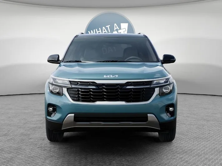 2026 Kia Seltos - view 2