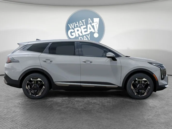 2026 Kia Sportage - view 7
