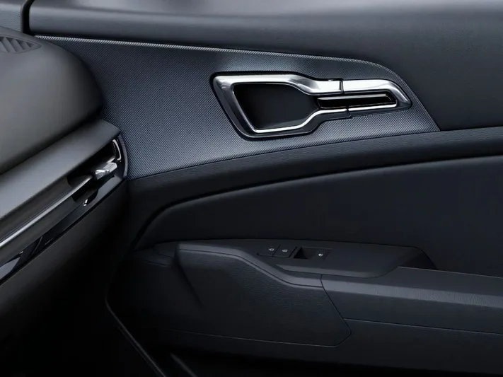 2026 Kia Sportage - view 25