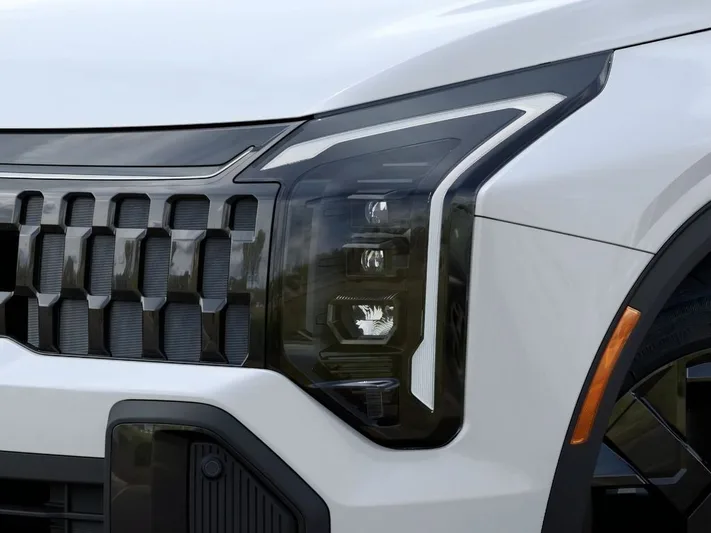 2026 Kia Sportage - view 10