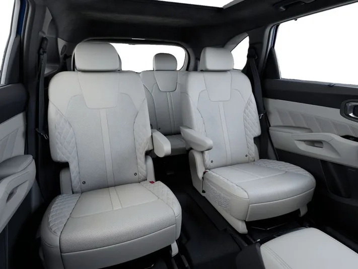 2026 Kia Sorento - view 16