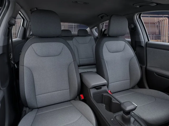 2025 Kia K4 - view 15