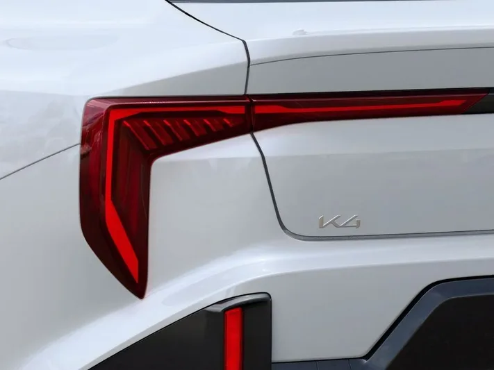 2025 Kia K4 - view 11